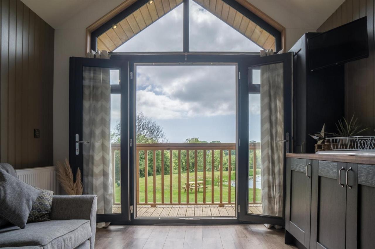 Cabin In The Woods - 1 Bedroom Lodge - Kilgetty Stepaside  Eksteriør billede